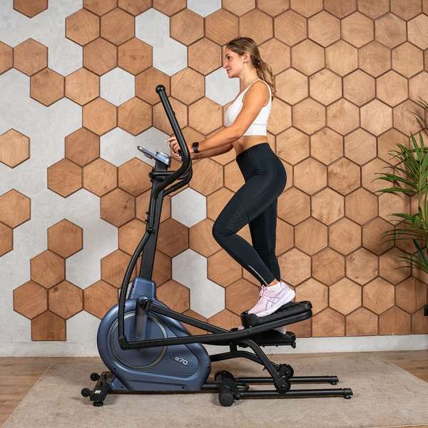 Эллиптический тренажер CARBON FITNESS E70 складной Эллиптический тренажер CARBON FITNESS E70 складной