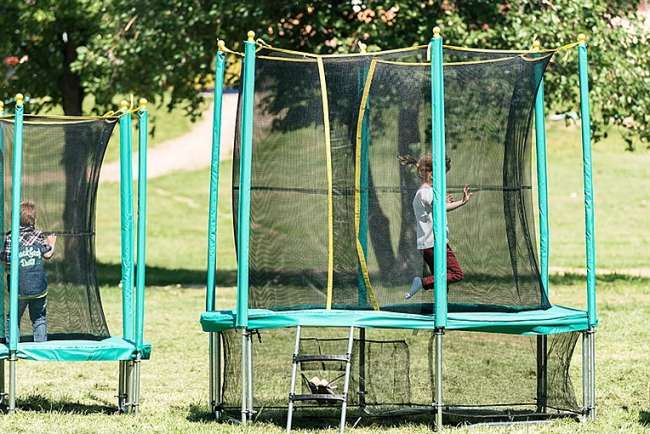 Батут Hasttings Classic Green 8 ft (2,44 м) с внутренней защитной сеткой Батут Hasttings Classic Green 8 ft (2,44 м) с внутренней защитной сеткой